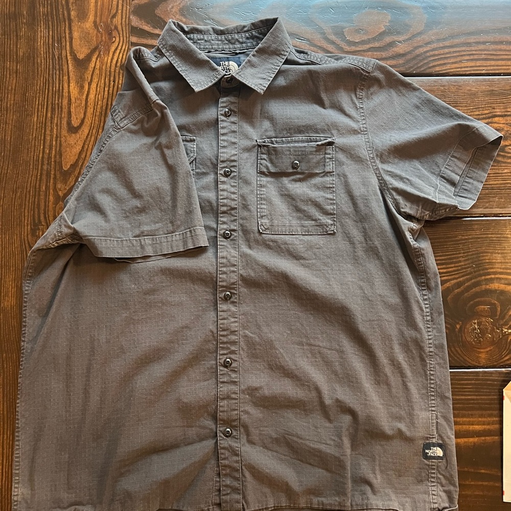 The North Face Mens Short Sleeve Button Up Shirt Ripstop XL